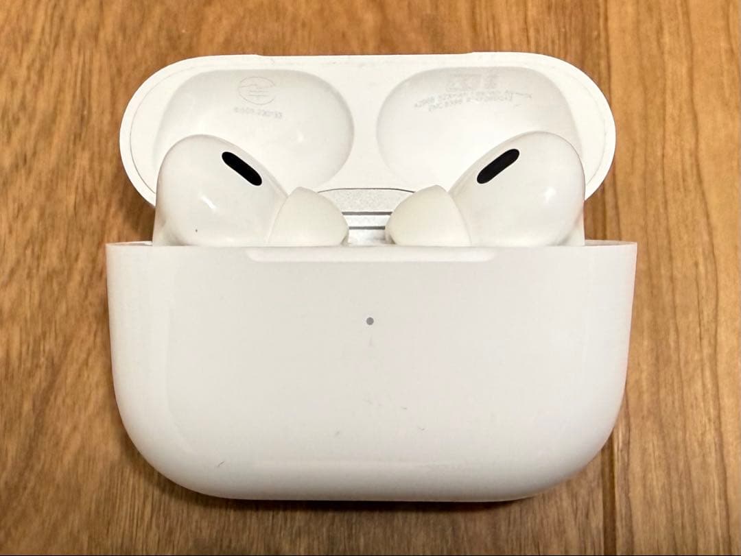 【美品】Apple AirPods Pro 第2世代 おまけケース付