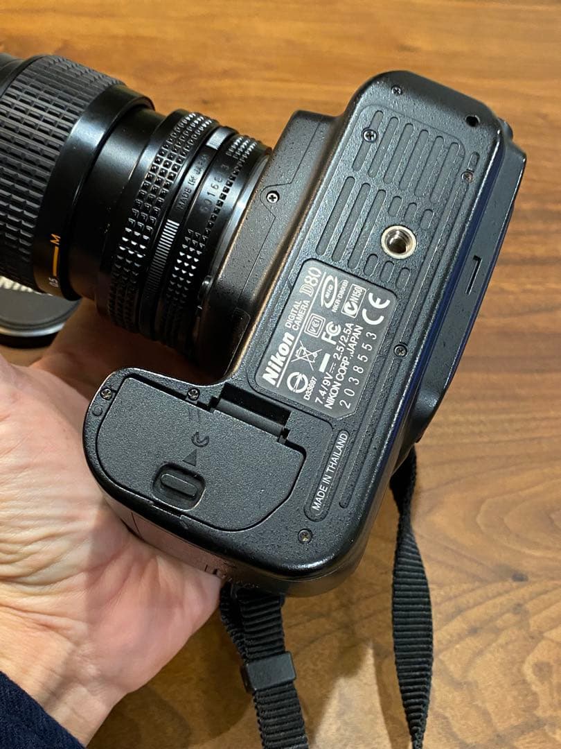 Nikon D80 CCDデジタル一眼ズームニッコール　35-70 MFレンズ付