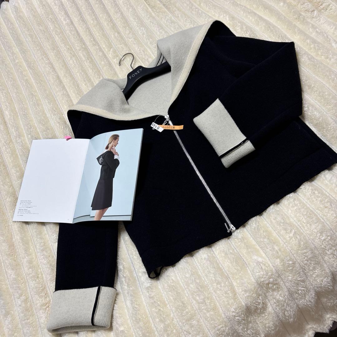 フォクシー　パーカー　スクリプト　38 FOXEY ニットパーカー　白黒