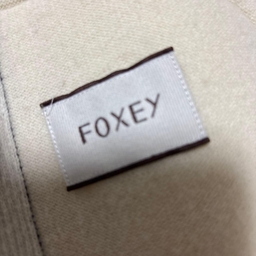 フォクシー　パーカー　スクリプト　38 FOXEY ニットパーカー　白黒