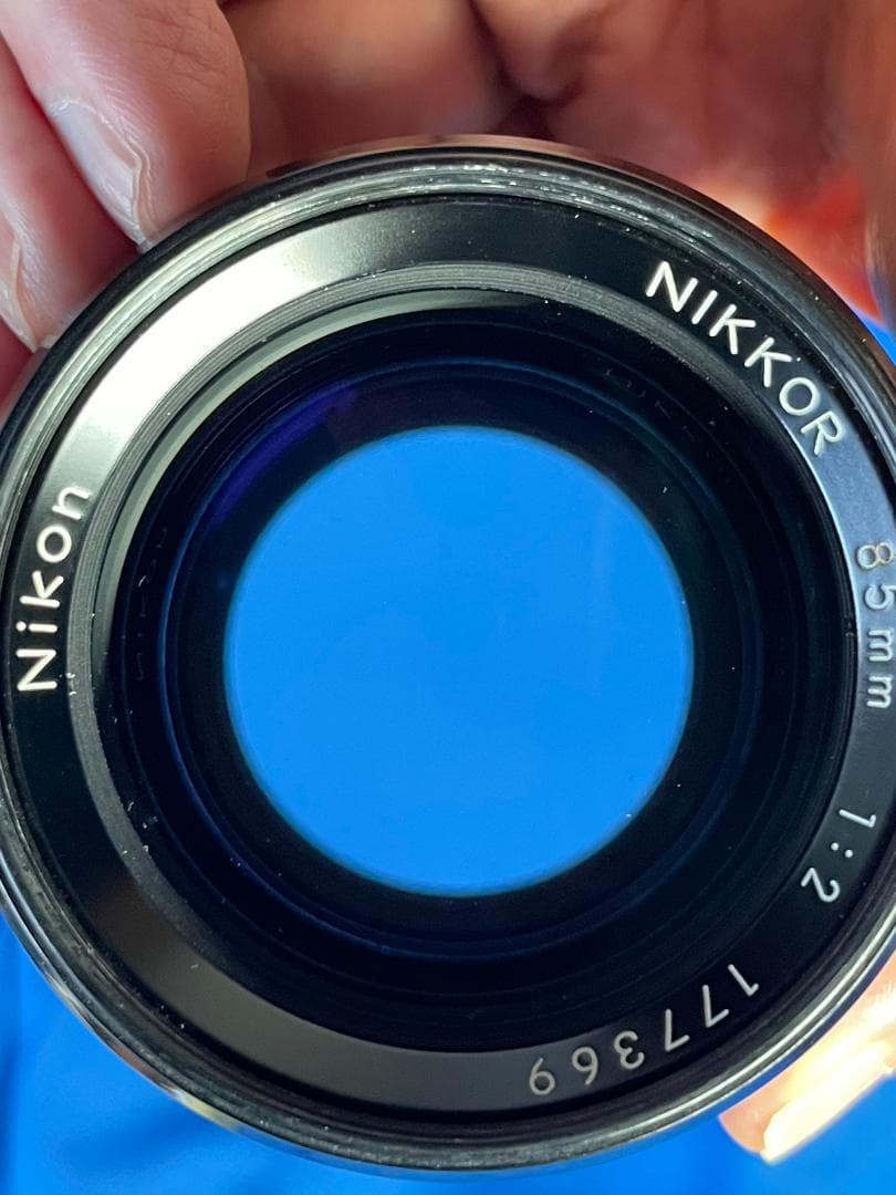 NIKKOR AI-S 85mm f/2 レンズ
