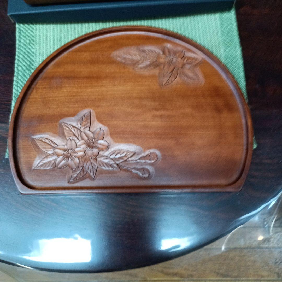 日光彫り半月盆(小）桜２点 takumiです　箱をお付けします。