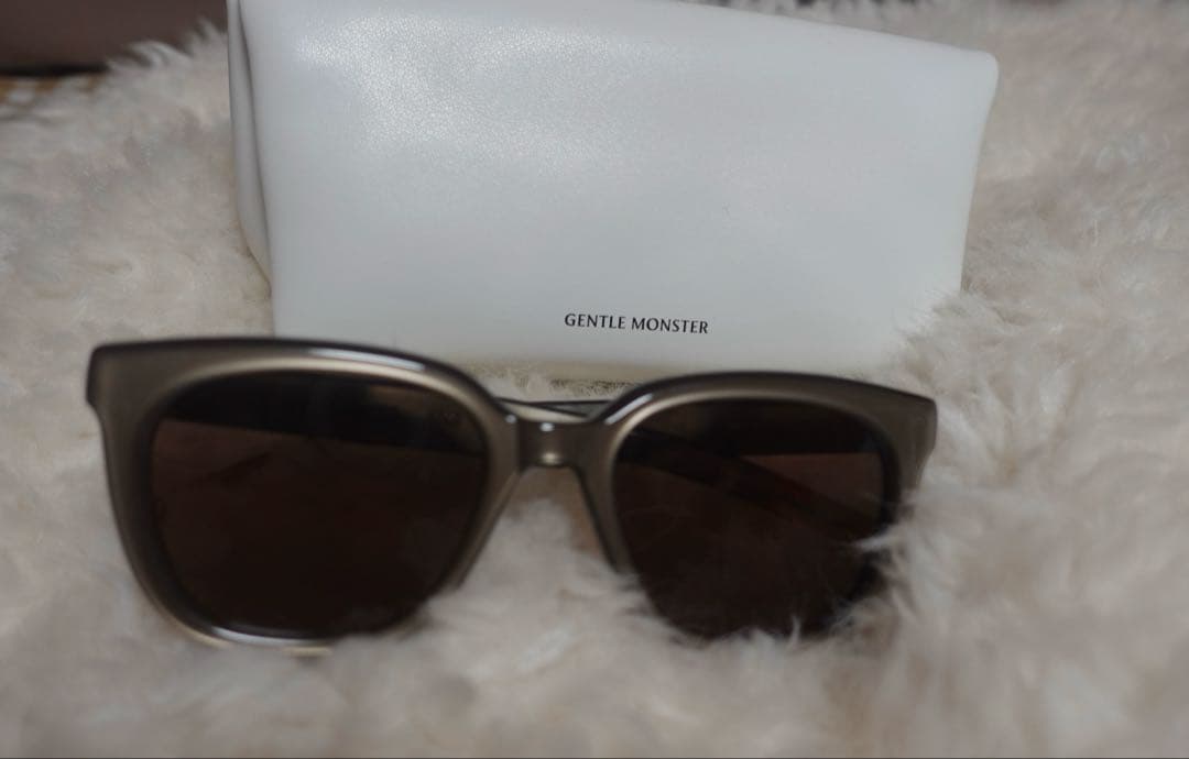GENTLE MONSTER キャットアイ サングラス ケース付き