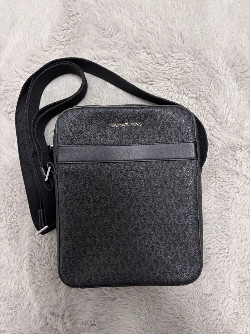美品　MICHAEL KORS ショルダーバッグ ブラック シンプル