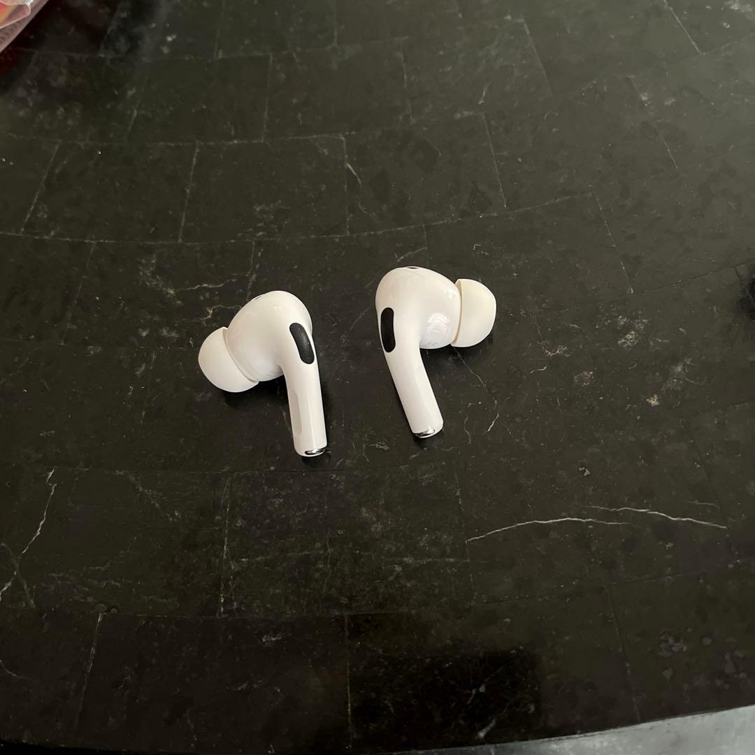 正規品‼️美品❣️【AirPods Pro2】第2世代　ライトニングタイプ