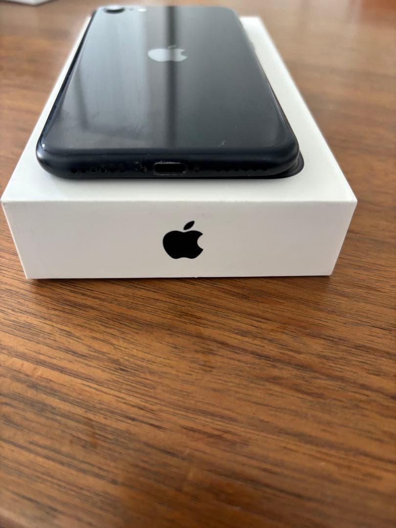 Apple iPhone SE 本体 第3世代 バッテリー86% 美品