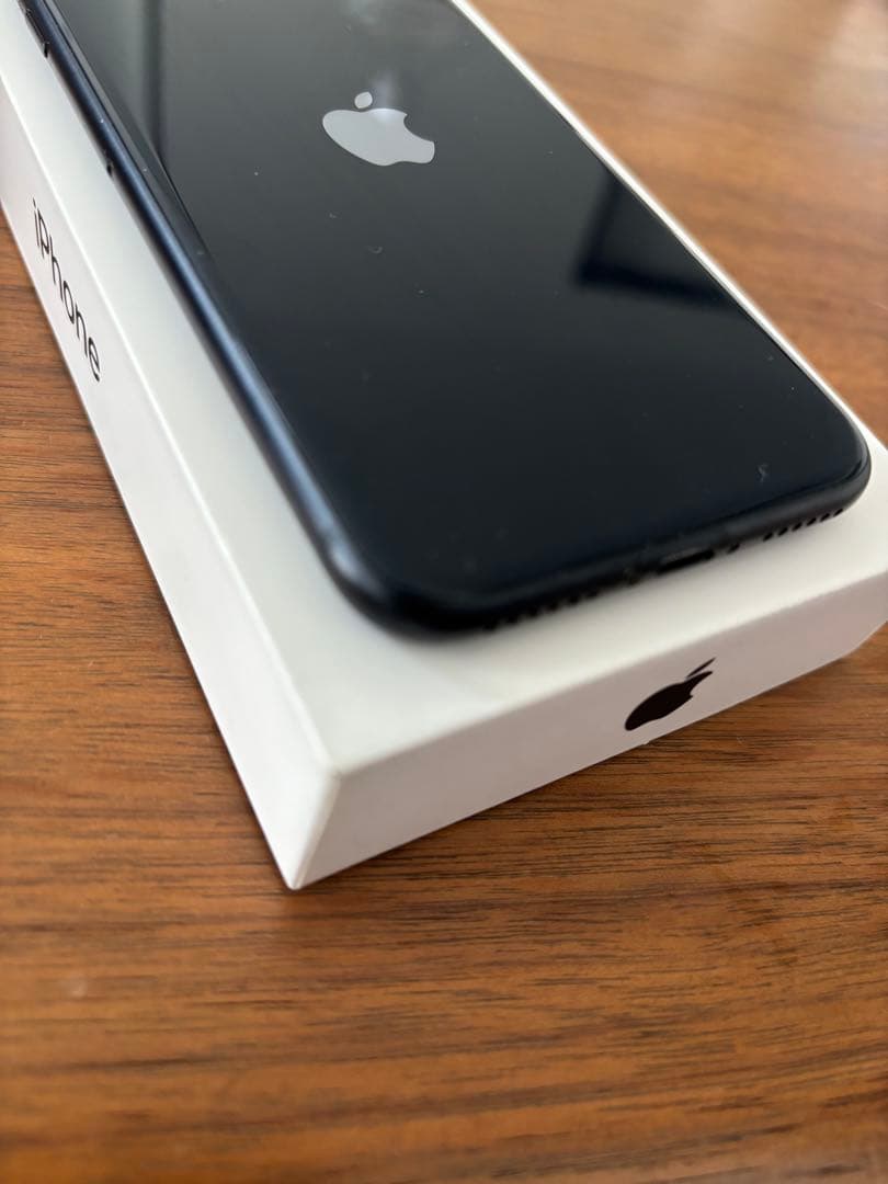 Apple iPhone SE 本体 第3世代 バッテリー86% 美品