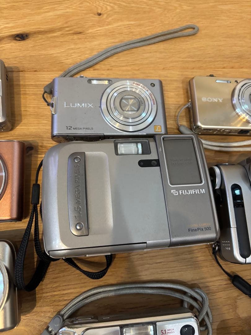 デジタルカメラ　25台　 ジャンク品　まとめ売り