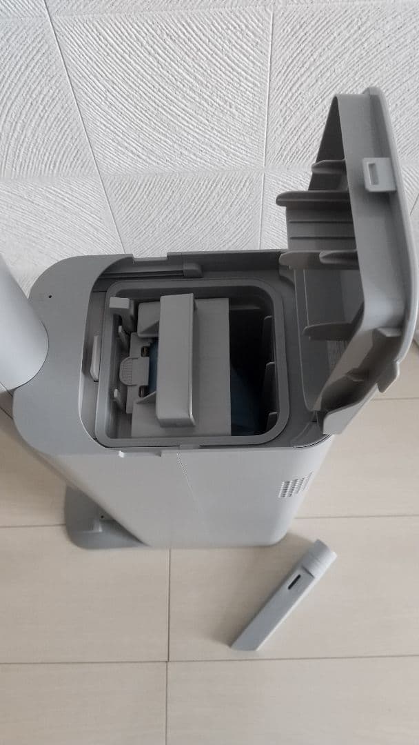 Panasonic セパレート型コードレススティック掃除機 MC-NS70F-H