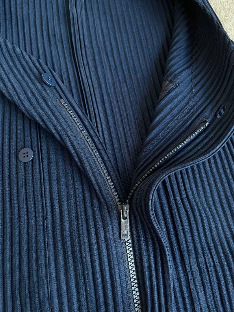 【限定価格〜10/26】イッセイミヤケオムプリッセ1 ネイビージャンプスーツ