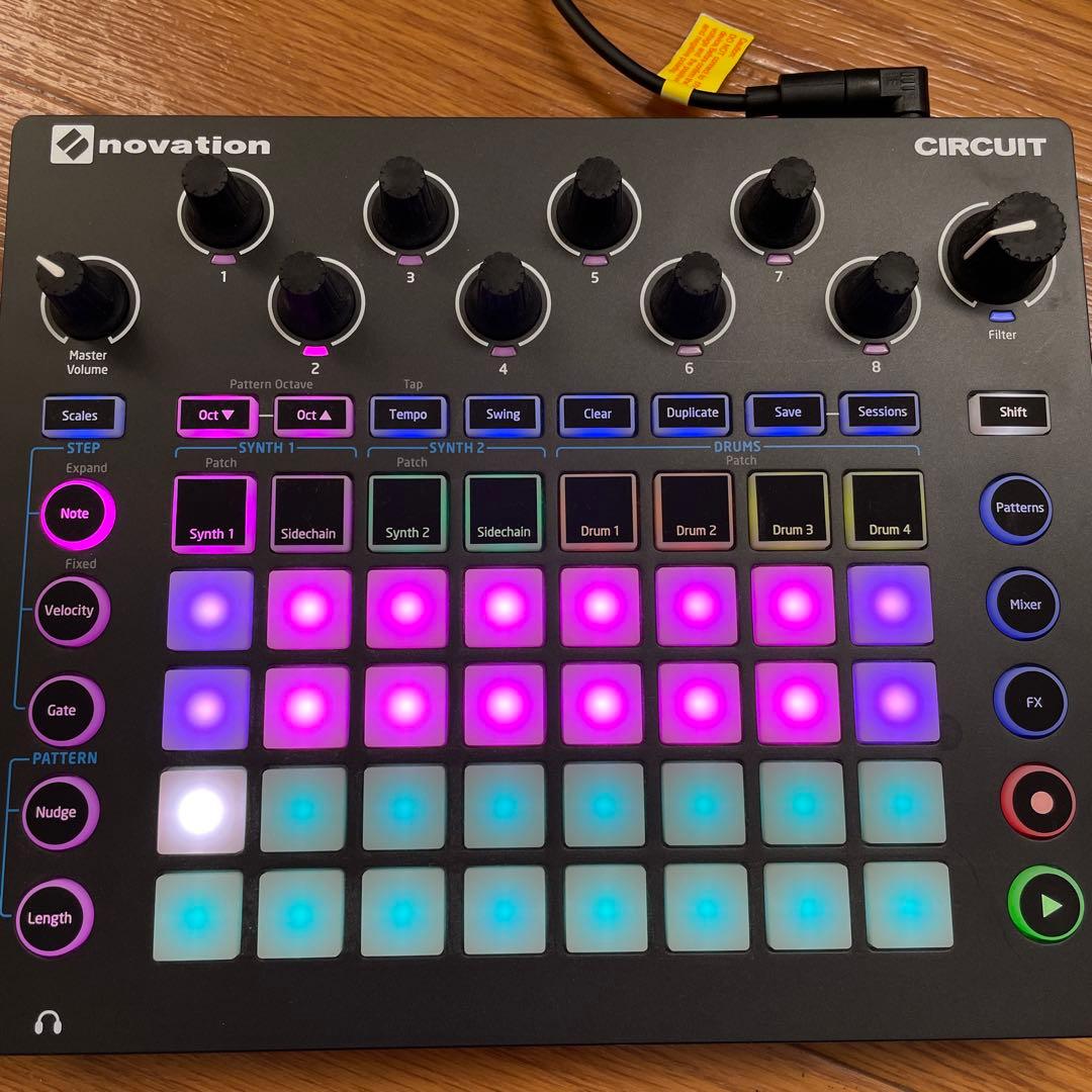 Novation Circuit リズムマシン【最終お値下げ】
