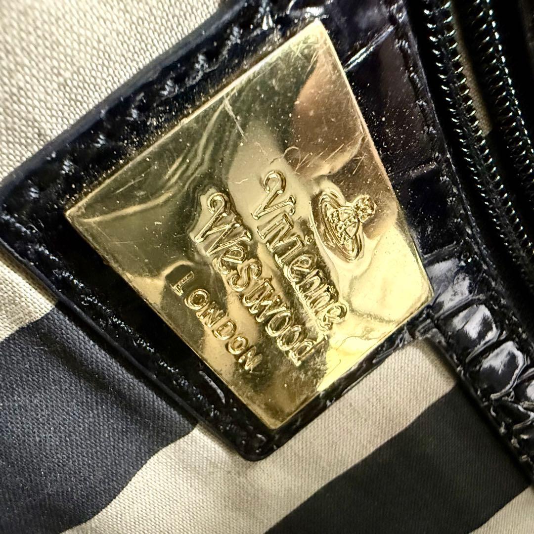 ゆ*こ様 ヴィヴィアンウエストウッド レザーハートハンドバッグ 金オーブロゴトー