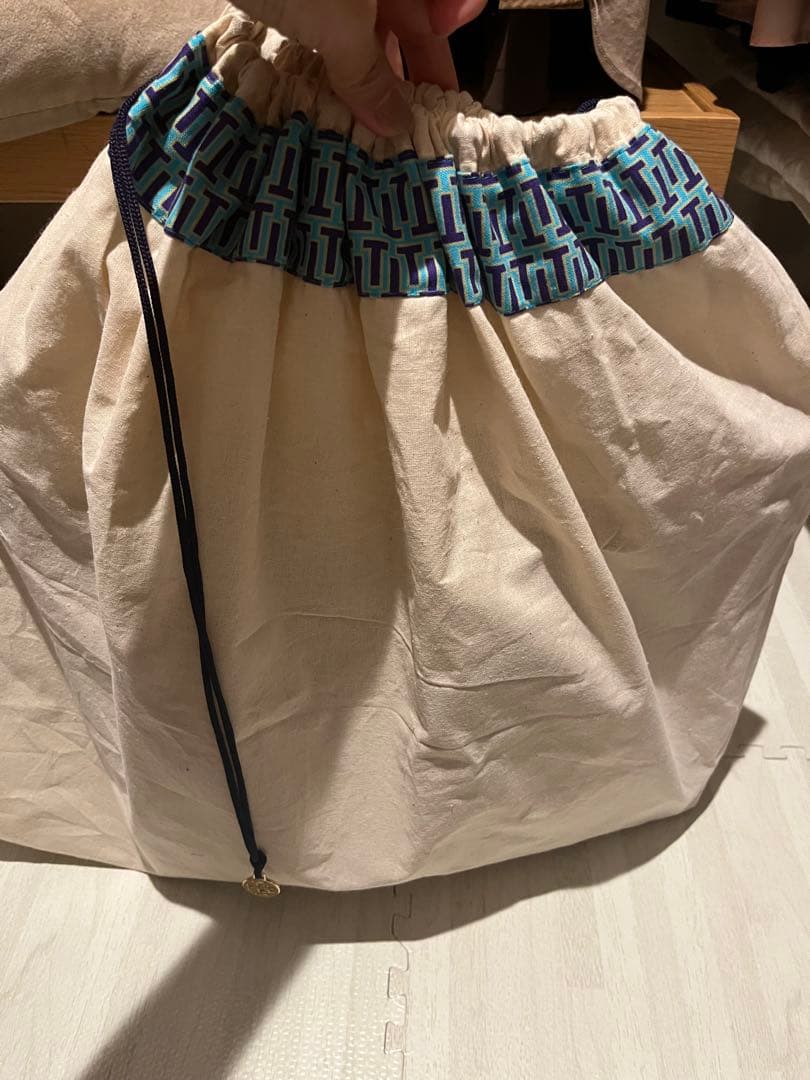 （桜）Tory Burch グレー ビジネスバッグ 保存袋付き