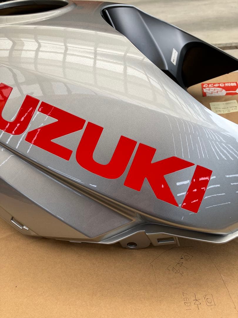 KATANA タンクカバー