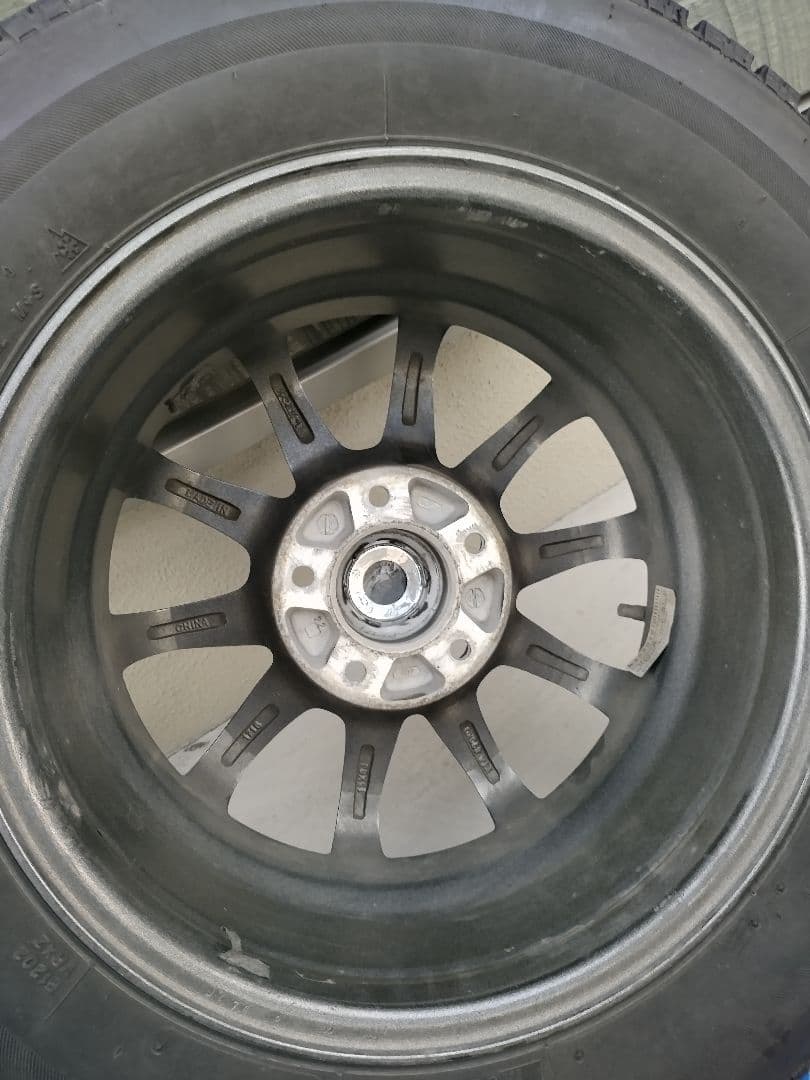 ブリジストン　スタッドレス　195/65R15