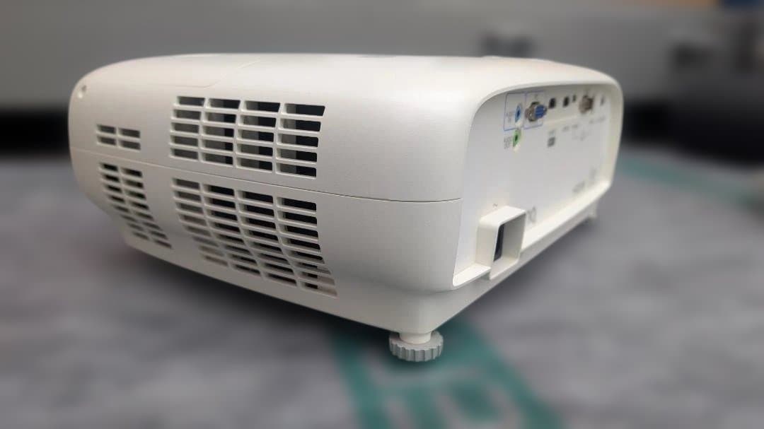 BENQ HT2550　4Kプロジェクター 本体