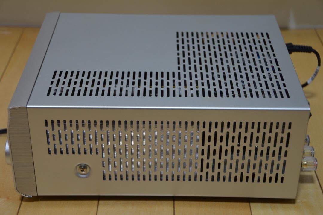 DENON AVアンプ シルバー　　【２０２２年製 】