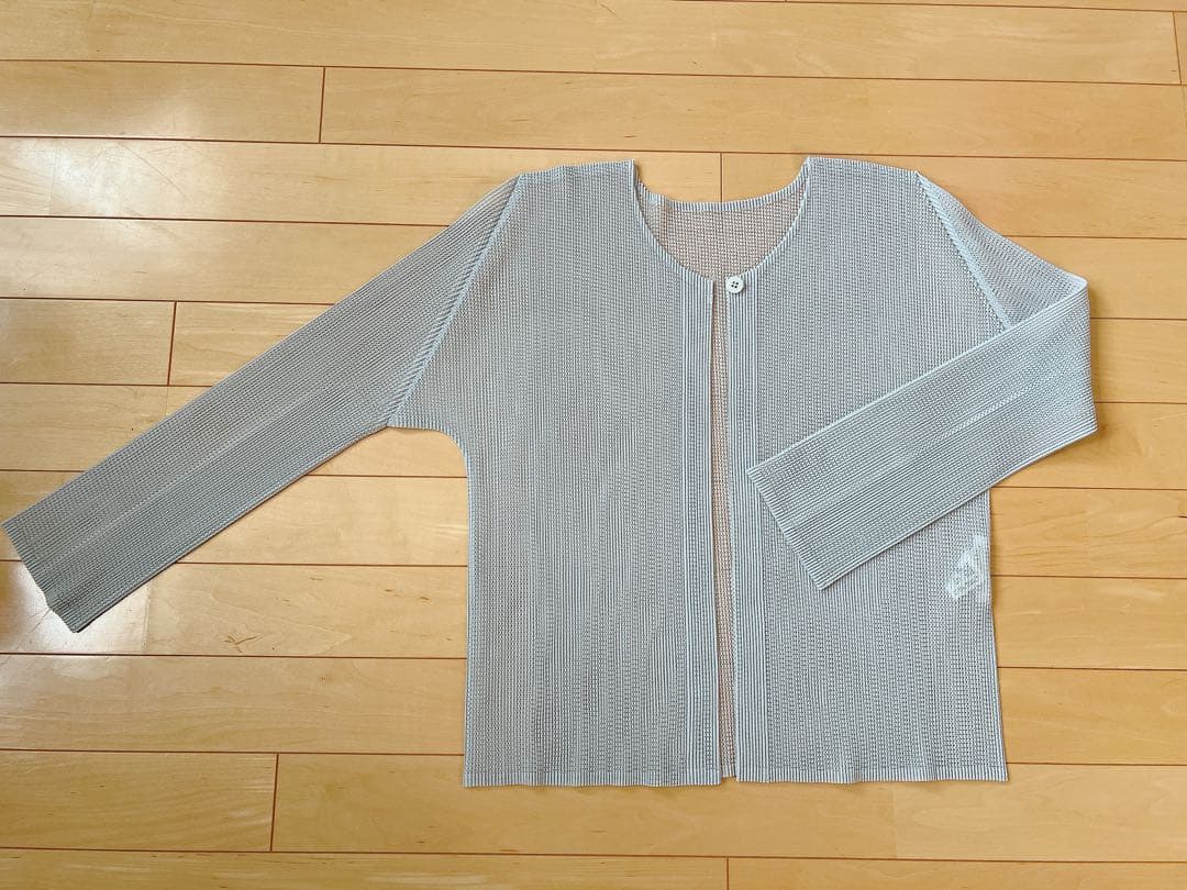 プリーツプリーズ　カーディガン　サイズ3
