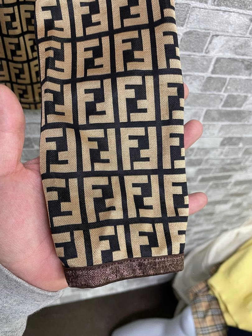 美品　FENDI FFロゴ 長袖トップス　総柄　ロゴ