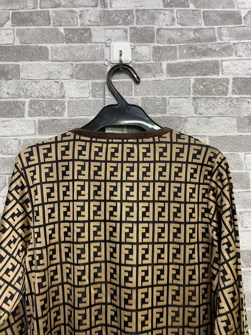 美品　FENDI FFロゴ 長袖トップス　総柄　ロゴ