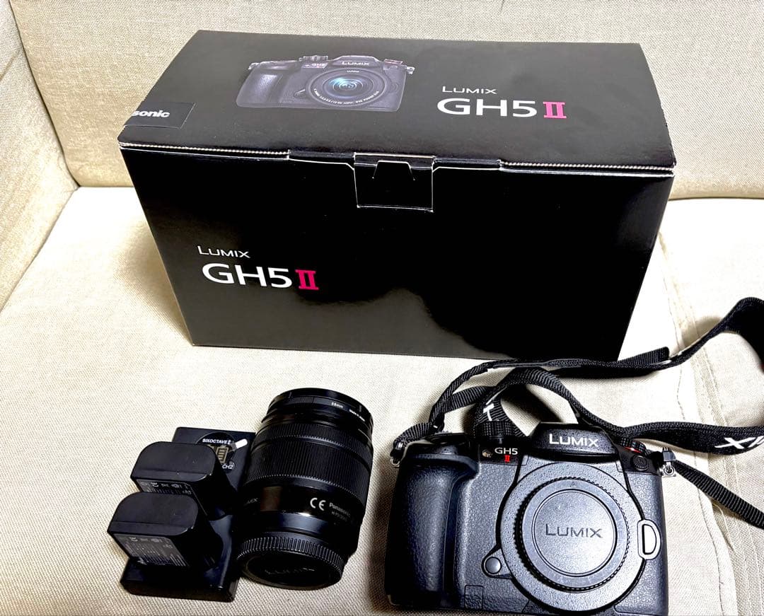 Panasonic LUMIX GH5 II + 標準ズームレンズ付属