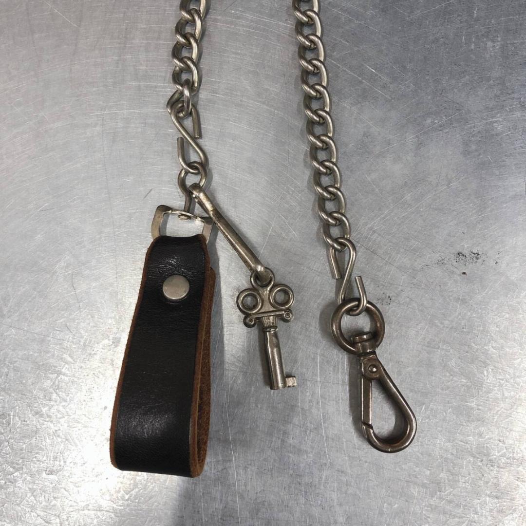 GQ2582◇HTC : スタッズレザー ウォレットチェーン◇カギはおまけです。