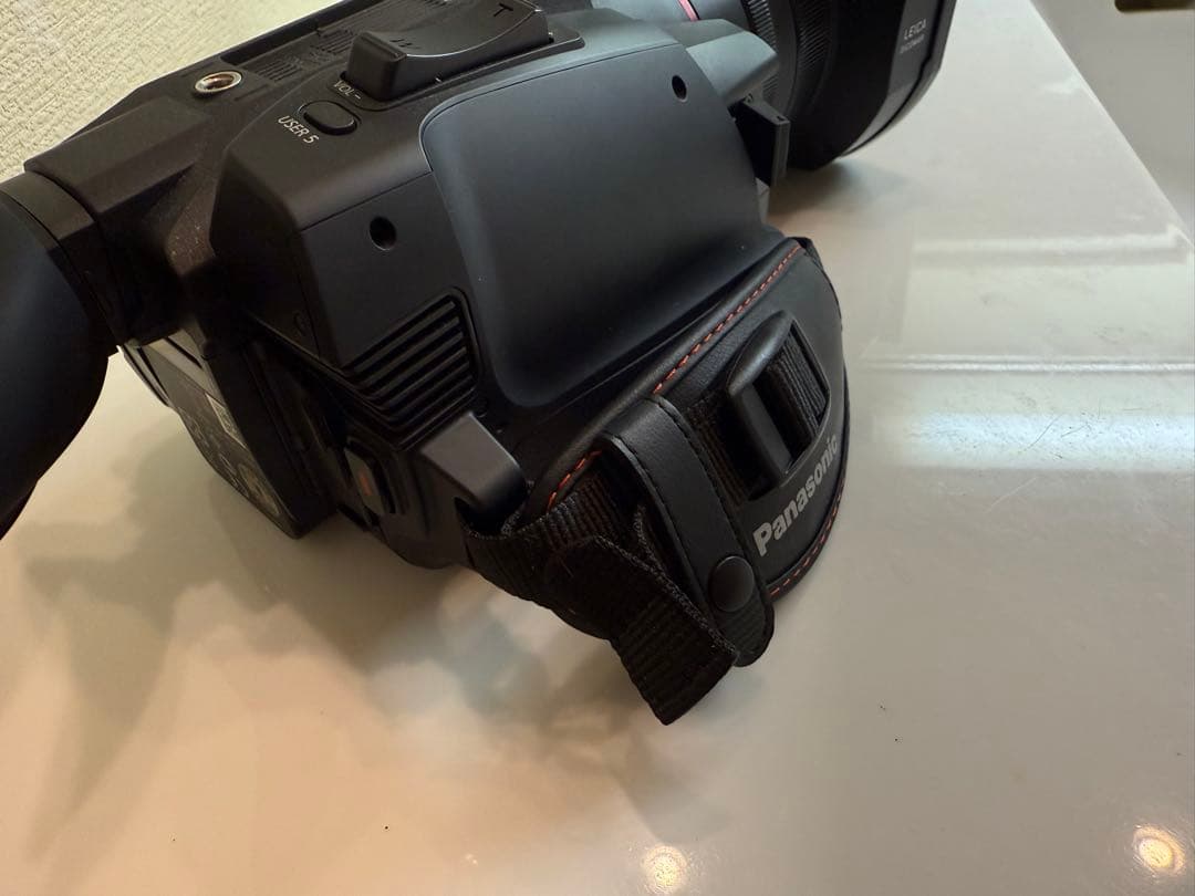 Panasonic 4K ビデオカメラ HC-X1500 箱、電池無し ジャンク