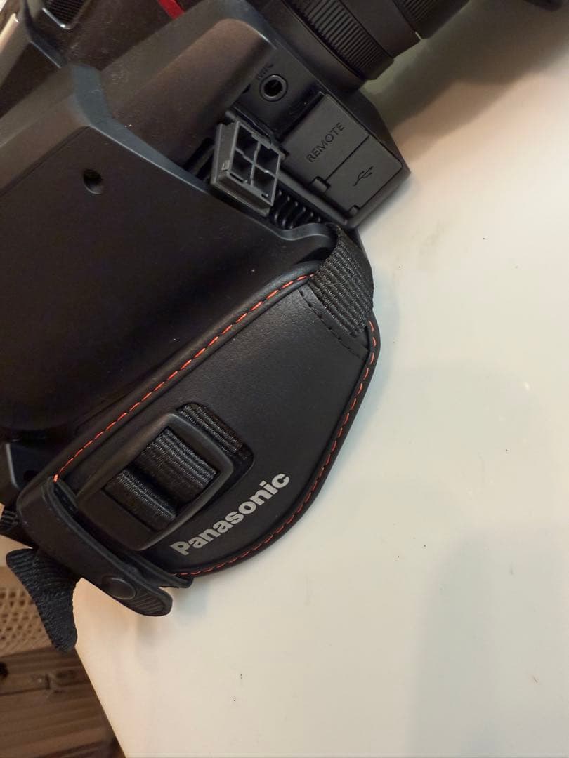 Panasonic 4K ビデオカメラ HC-X1500 箱、電池無し ジャンク
