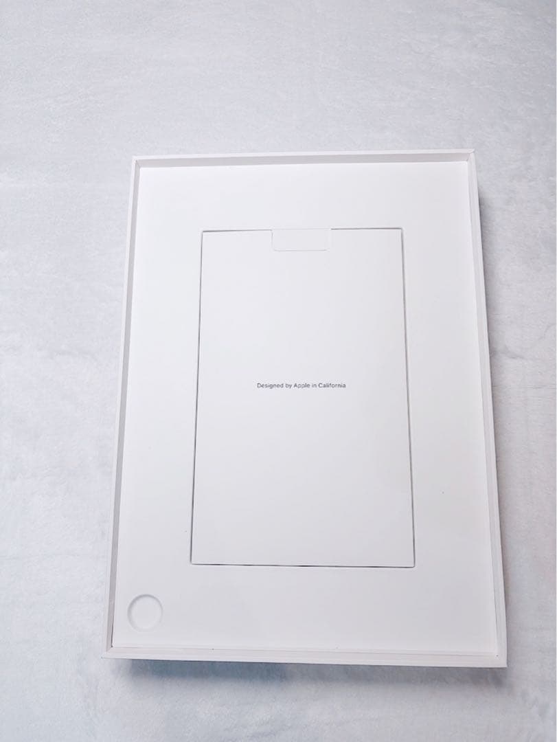 【箱付美品】 iPad A16 第11世代 シルバー Wi-Fi 128GB