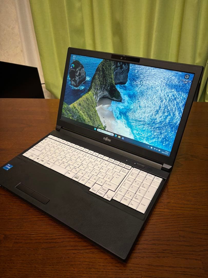 【新品同様使用極わずか】Fujitsu LIFEBOOK A5513 NX