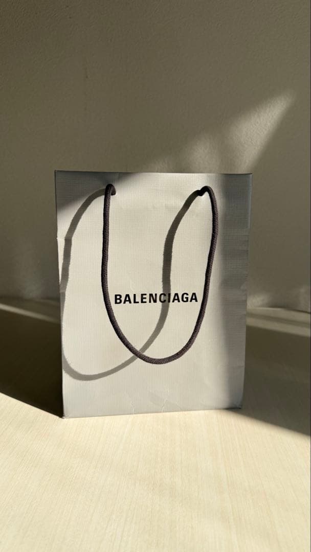 Balenciaga ブラック キャットアイ サングラス