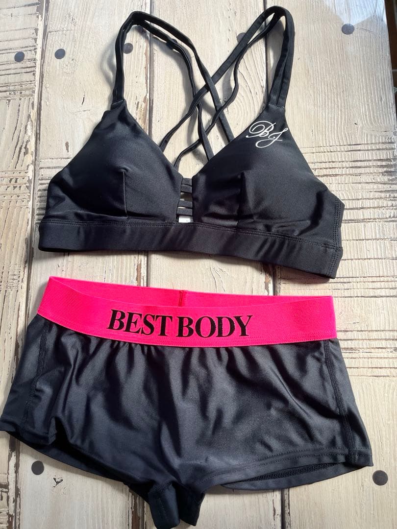 BESTBODY ブラトップとショートパンツ Ｓサイズセット