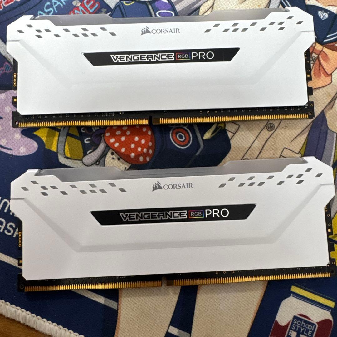 メモリー CORSAIRVENGEANCERGBPRO 16GB DDR4 3000MHz