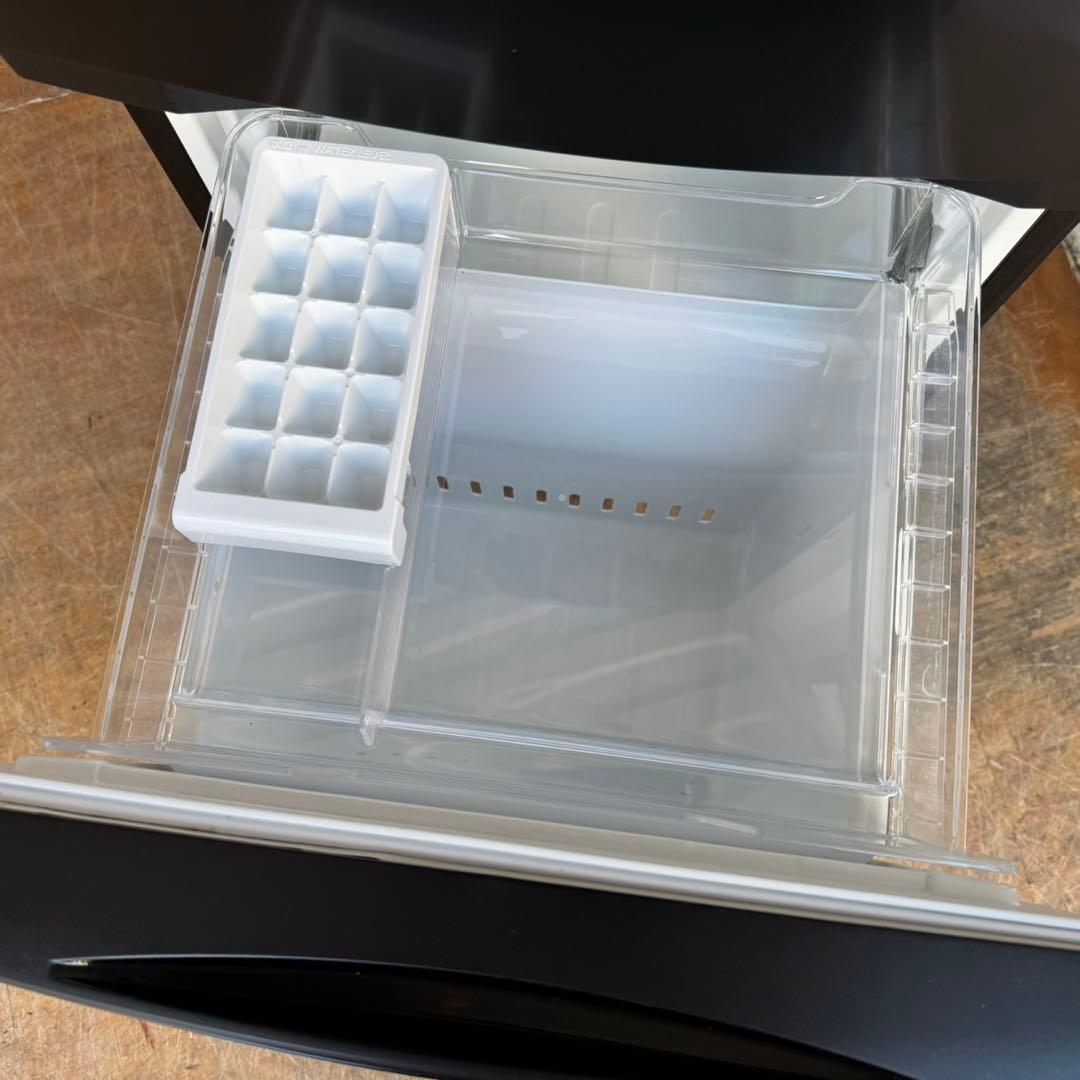 56⭐️2023年製★東芝　冷蔵庫　ブラック　黒　右開き　一人暮らし