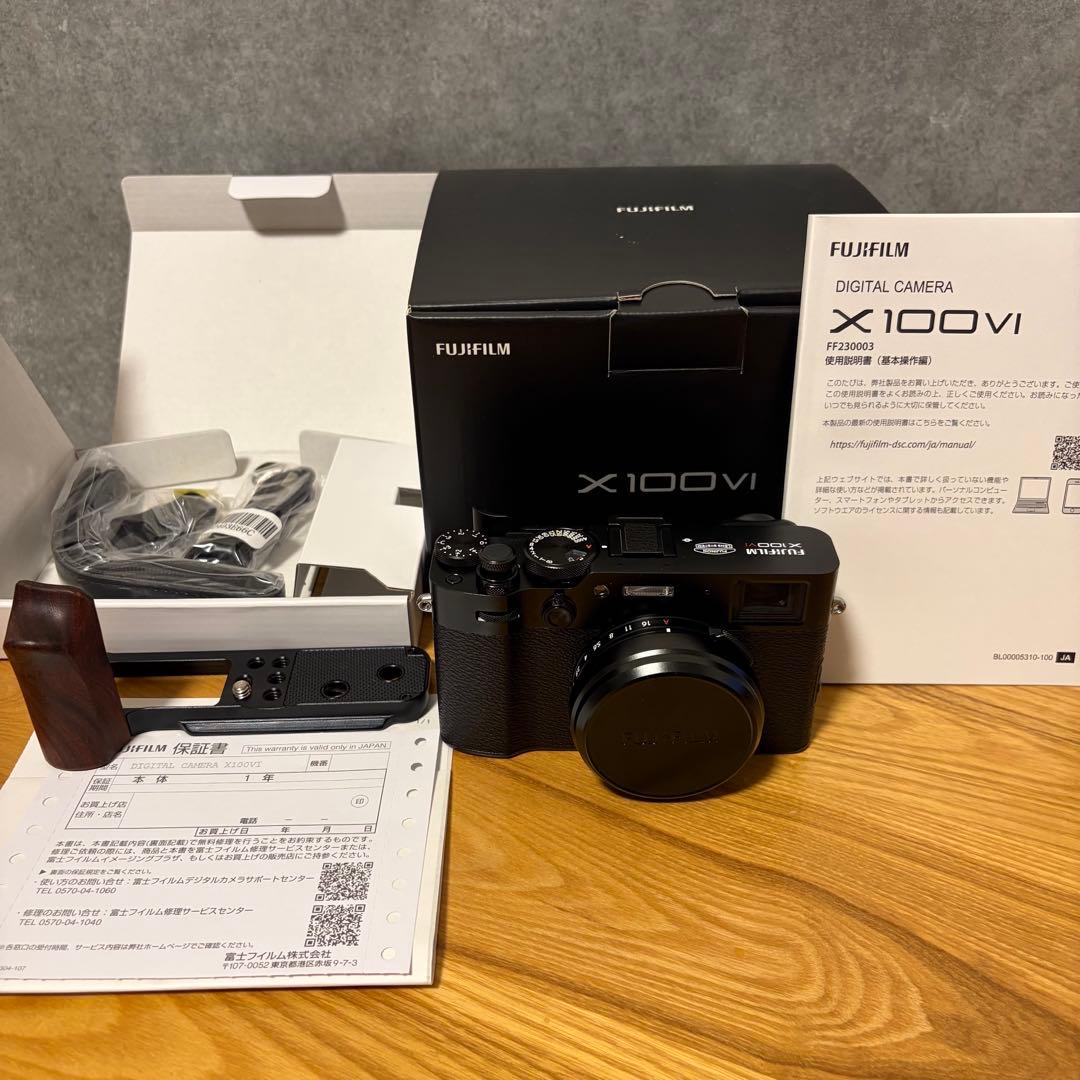 入手困難　美品　FUJIFILM X100ⅵ コンデジ　ブラック　おまけ多数