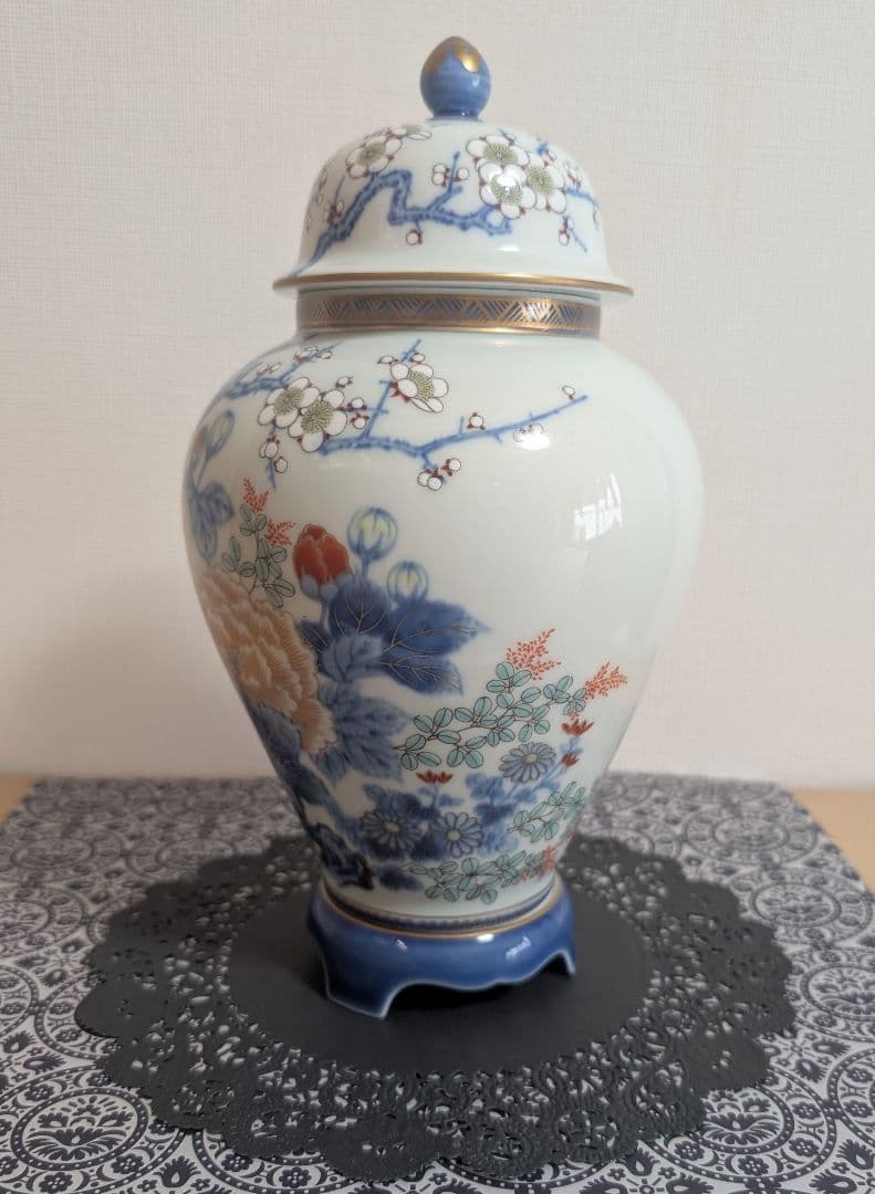 深川製磁　飾壷　蓋付き