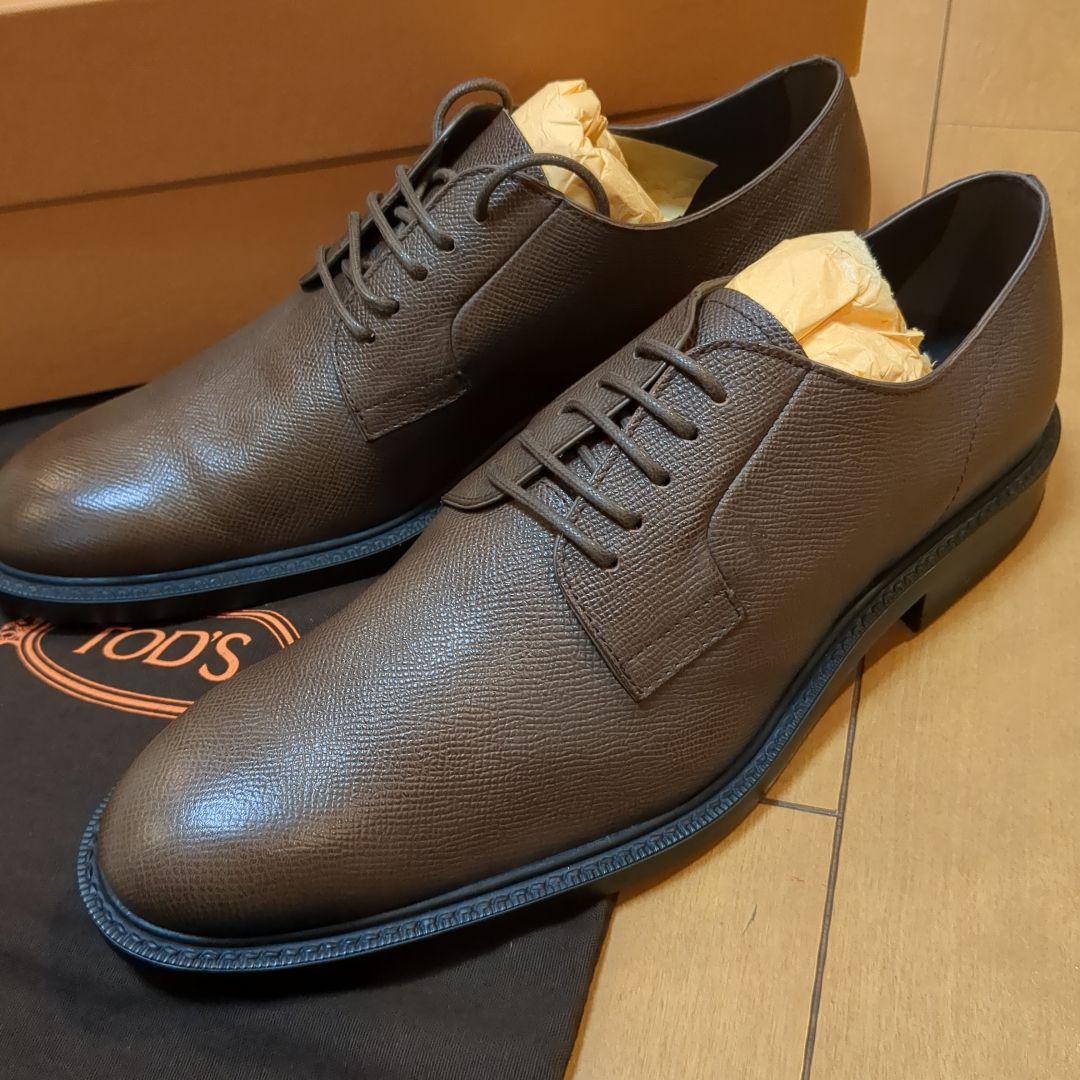 大幅値下げ。未使用TOD'S ビジネス サイズ8ハーフ定価12万