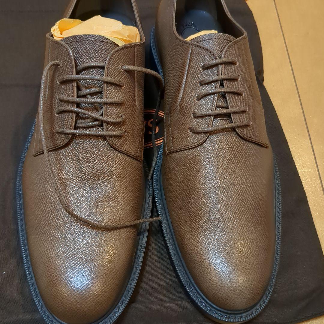 大幅値下げ。未使用TOD'S ビジネス サイズ8ハーフ定価12万