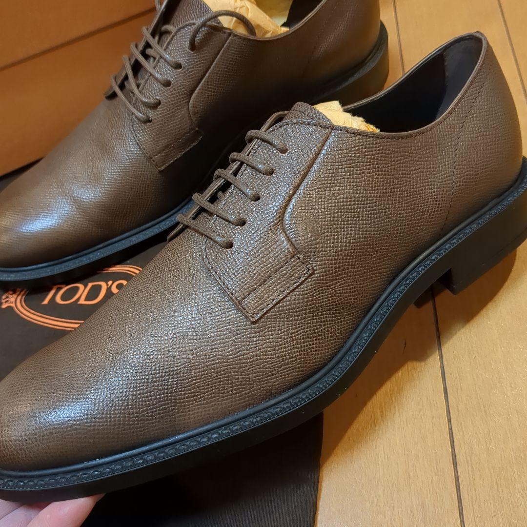大幅値下げ。未使用TOD'S ビジネス サイズ8ハーフ定価12万