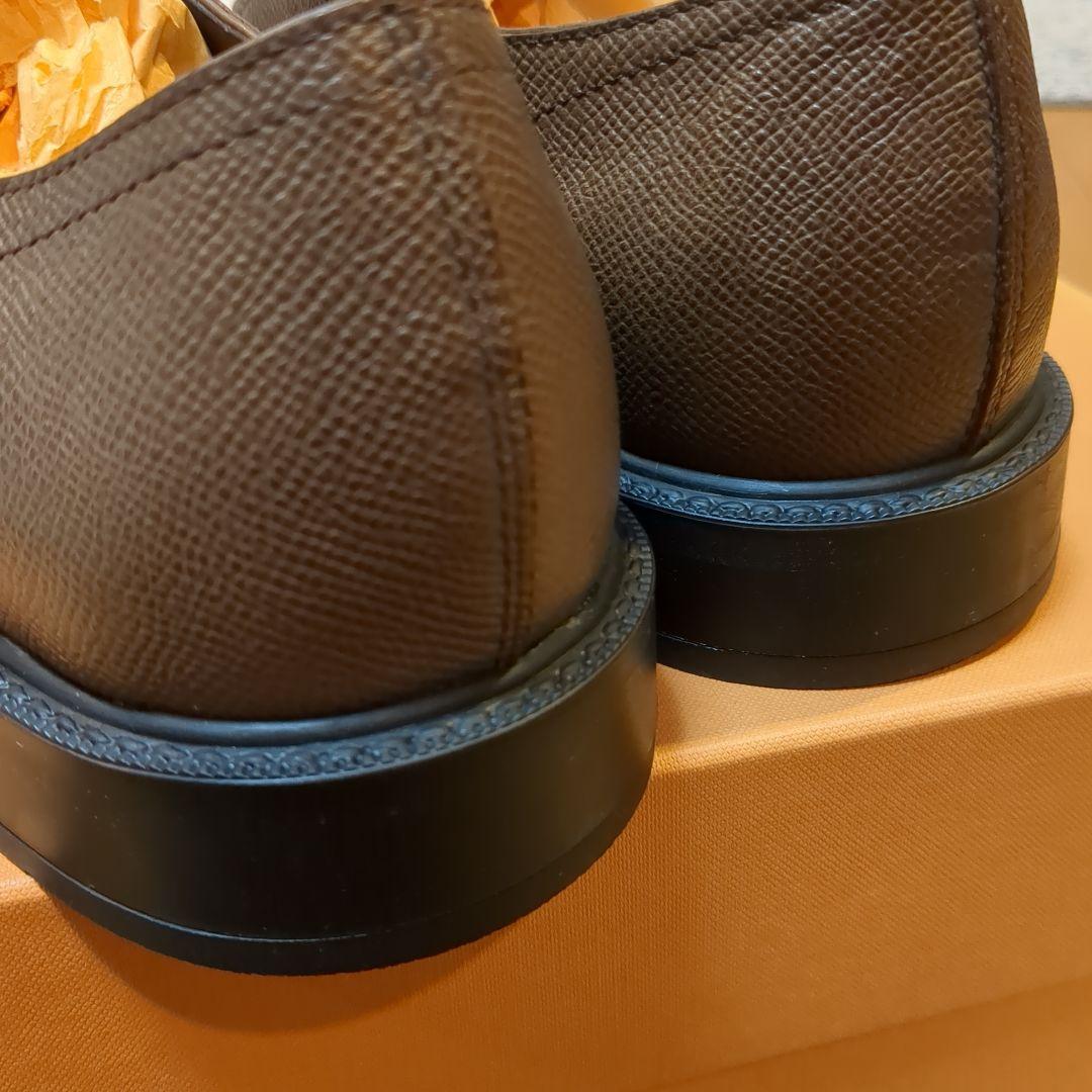 大幅値下げ。未使用TOD'S ビジネス サイズ8ハーフ定価12万