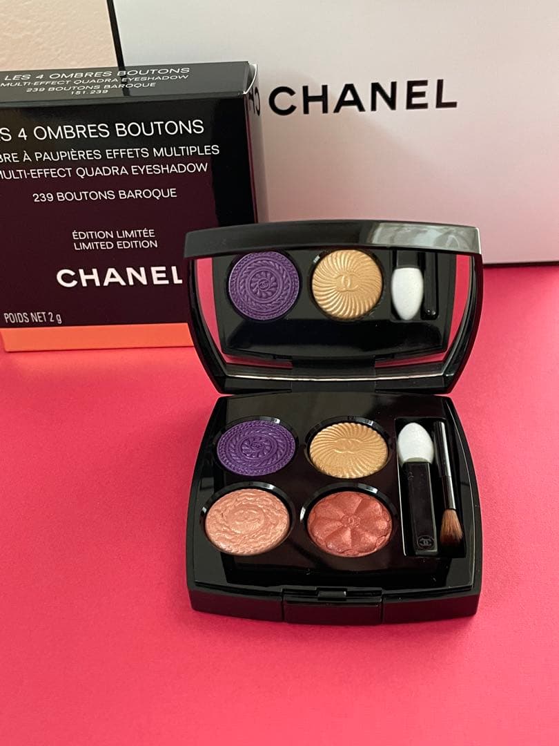 CHANEL レキャトル オンブル　ブトン239 （チャンスサンプルおまけ付け)