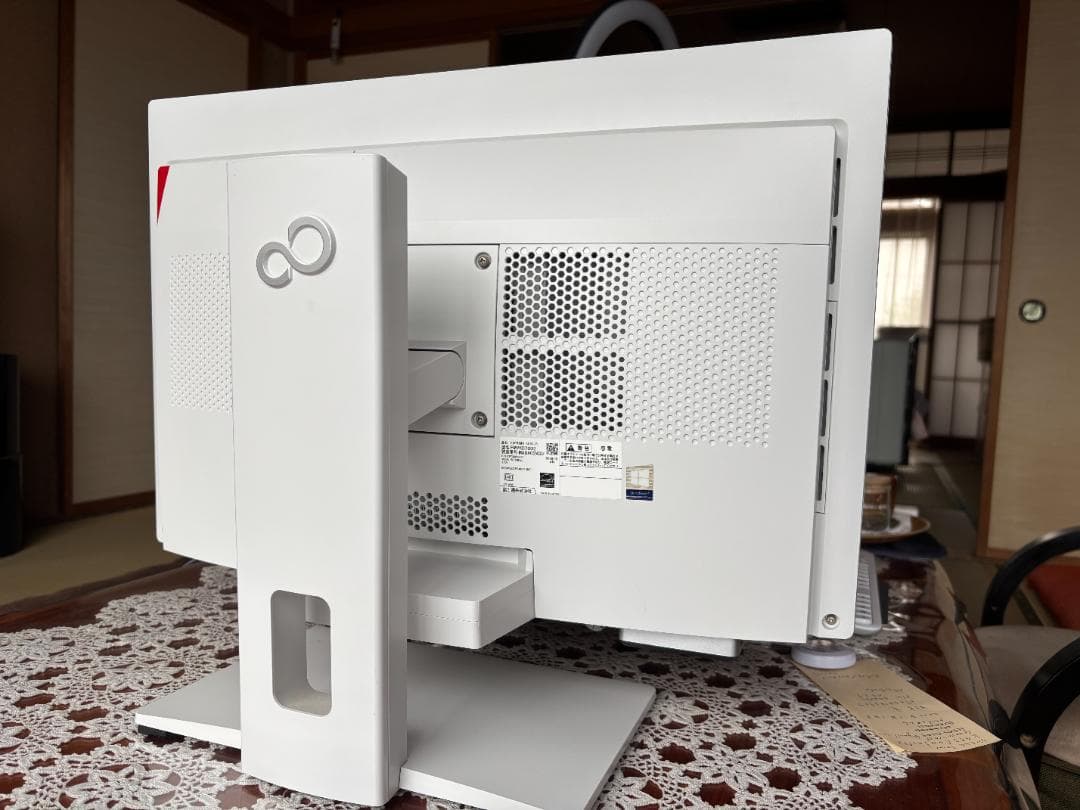 富士通 液晶一体型デスクトップパソコン ESPRIMO K557/R