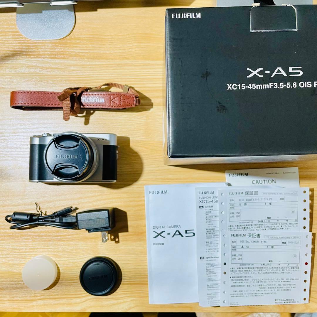 Fujifilm X-A5 ミラーレスカメラ XC15-45mm