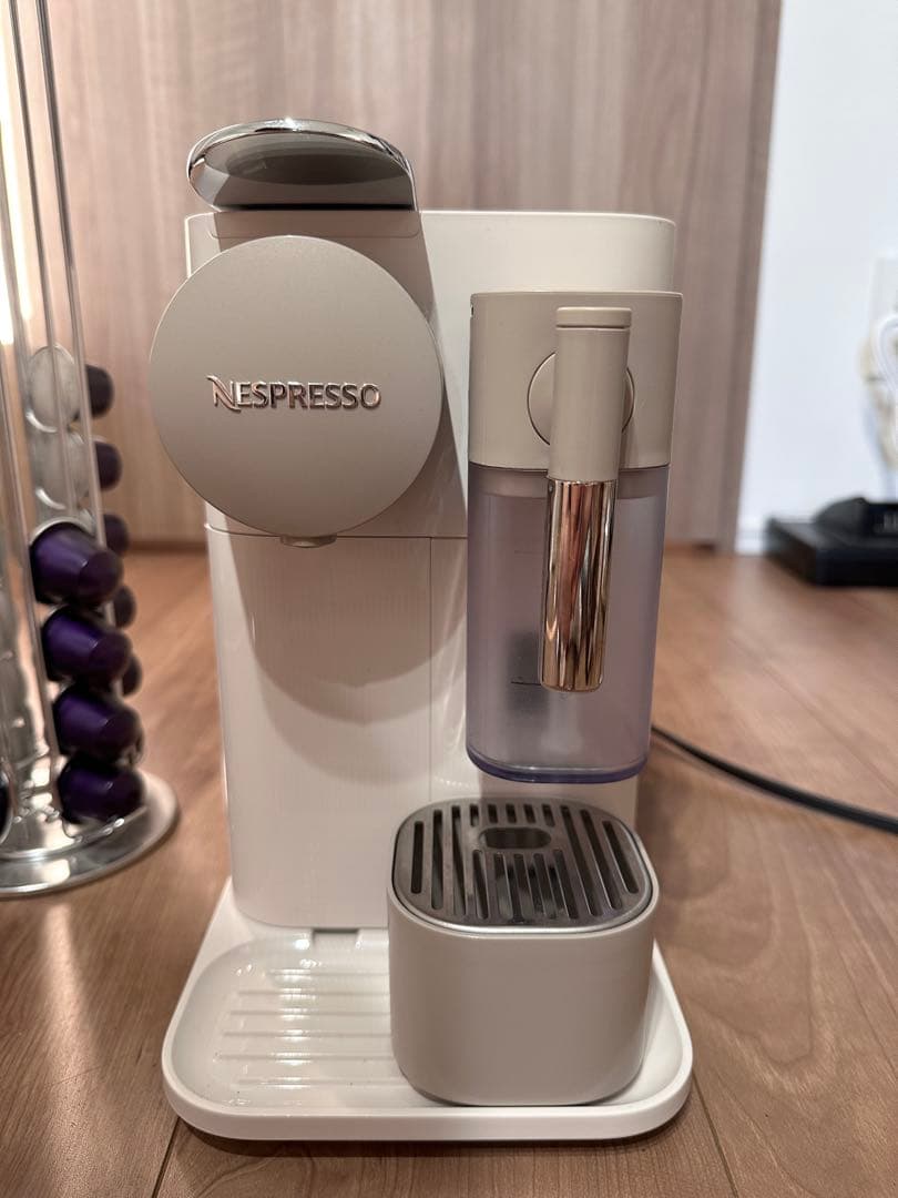 NESPRESSO カプセル式コーヒーメーカー ラティシマワン プラス ポーセ