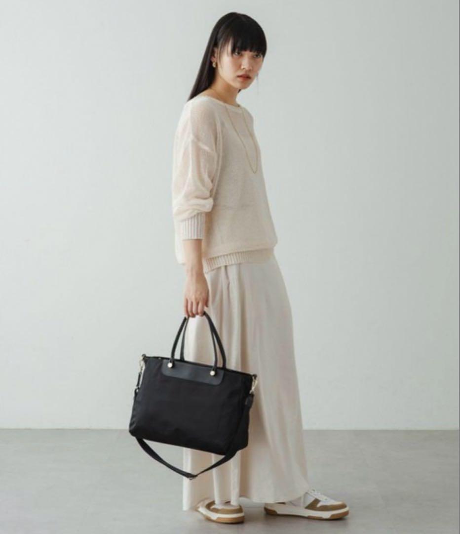 ほぼ未使用ラシット今期A4入るポケット多数三層構造メタルロゴ2wayバッグ