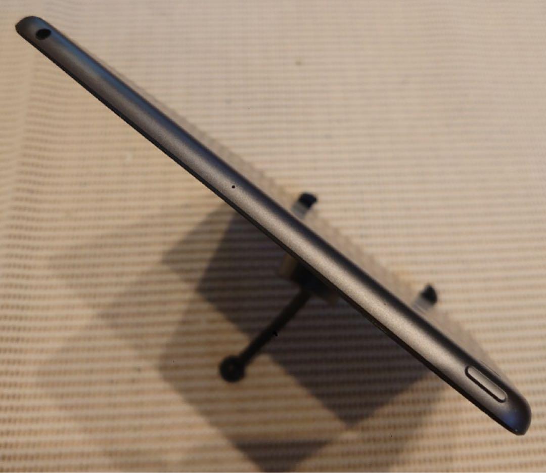 完動品iPad第7世代(A2197)本体128GBグレイ送料込BMF3Q