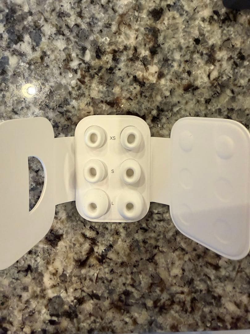 AirPods Pro 第二世代　Lightning