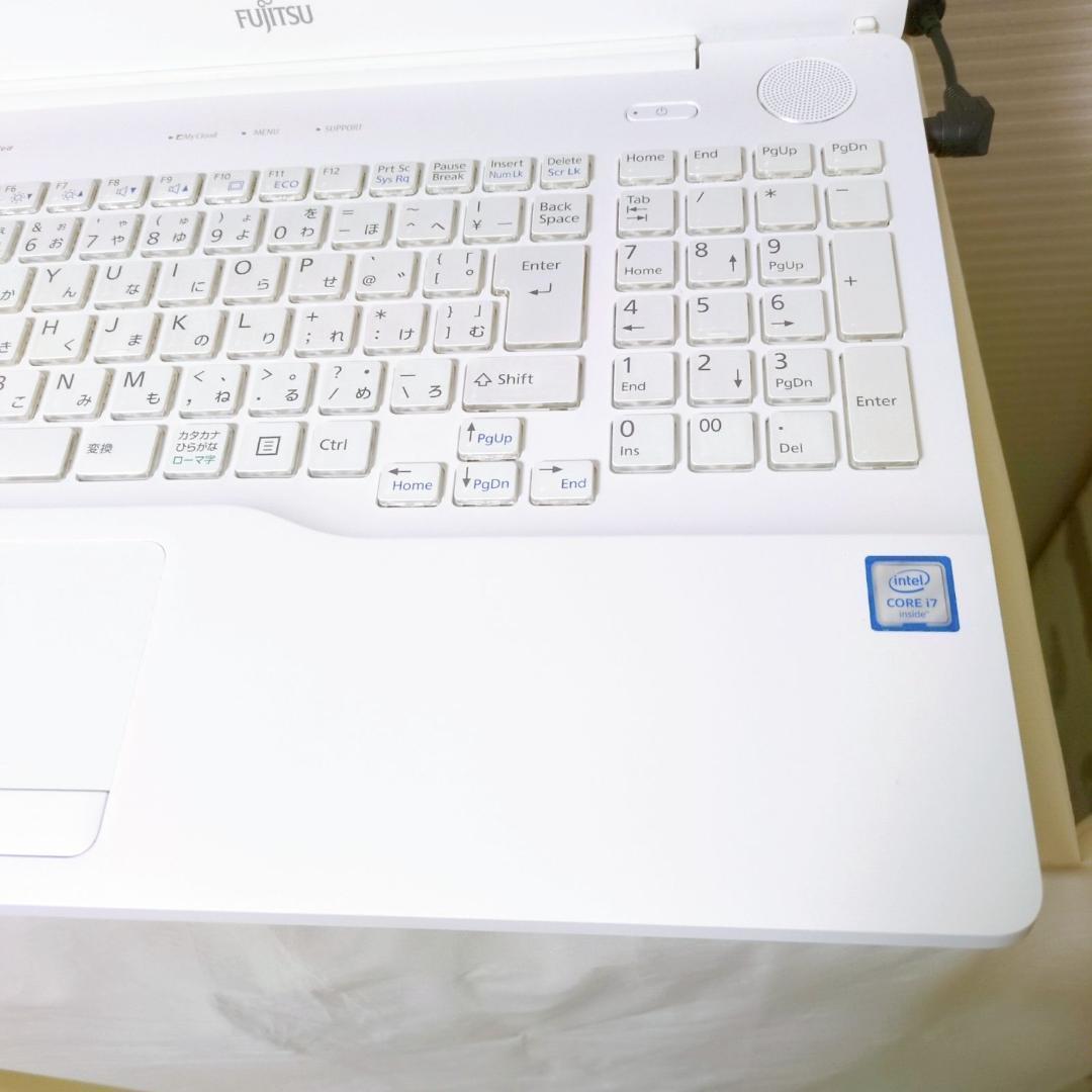 値下げ ノートパソコン 富士通 白 Windows11 i7 SSD１TB