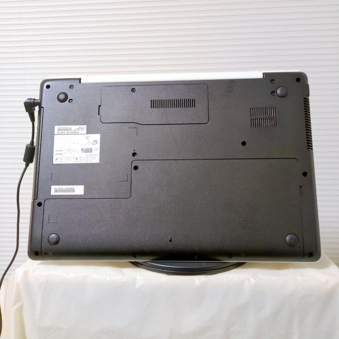 値下げ ノートパソコン 富士通 白 Windows11 i7 SSD１TB