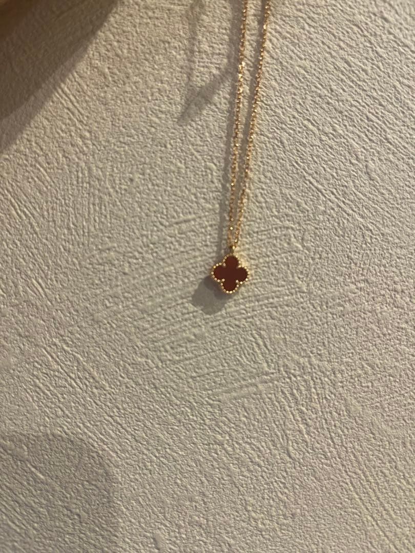 Van Cleef & Arpels スウィート　アルハンブラ・カーネリアン